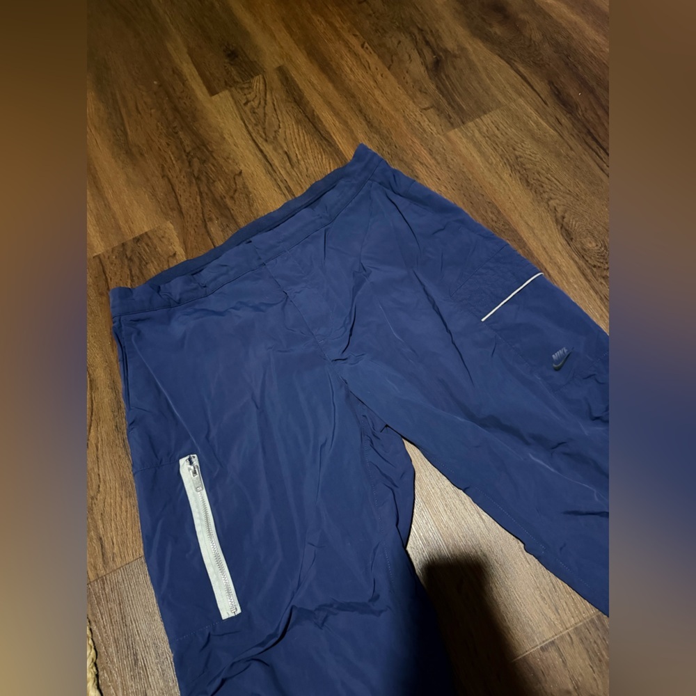 Nike Sportswear Style
Essentials Men's Unlined
Utility Pants (Navy/Sail) $120 - Picture 5 of 10